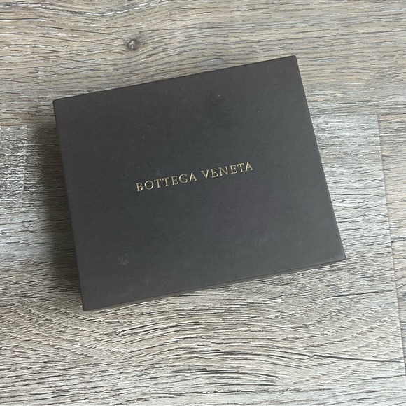 - Bottega Veneta small box - Picture 1 of 7